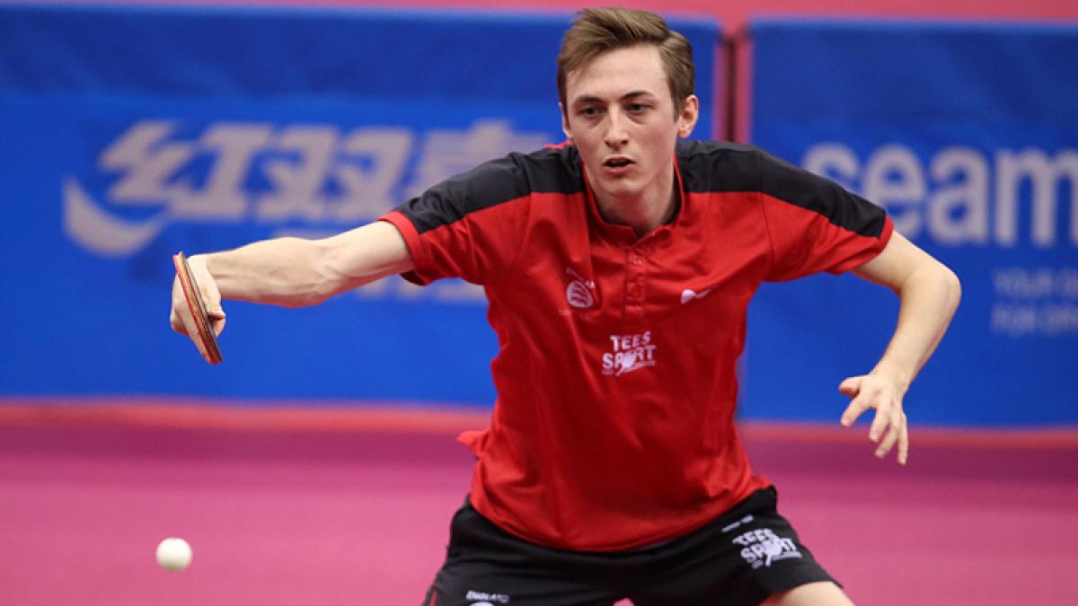 Pitchford and Walker march on in Qatar