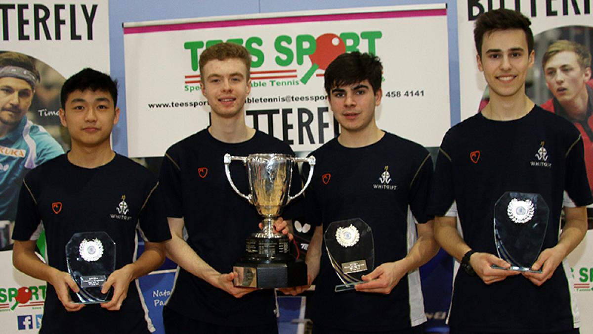 Whitgift wait on Smith ahead of team finals